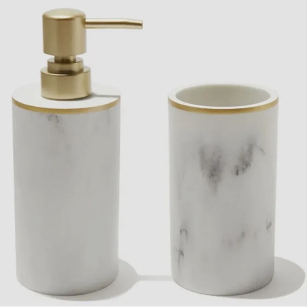 💯 NWT … New in box! Sunday Citizen resin faux marble bath set